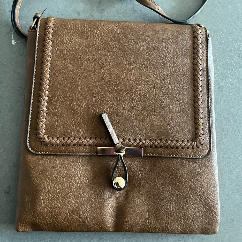 Crossbody handbag, vegan leather, brown, new w/out tags (never worn)